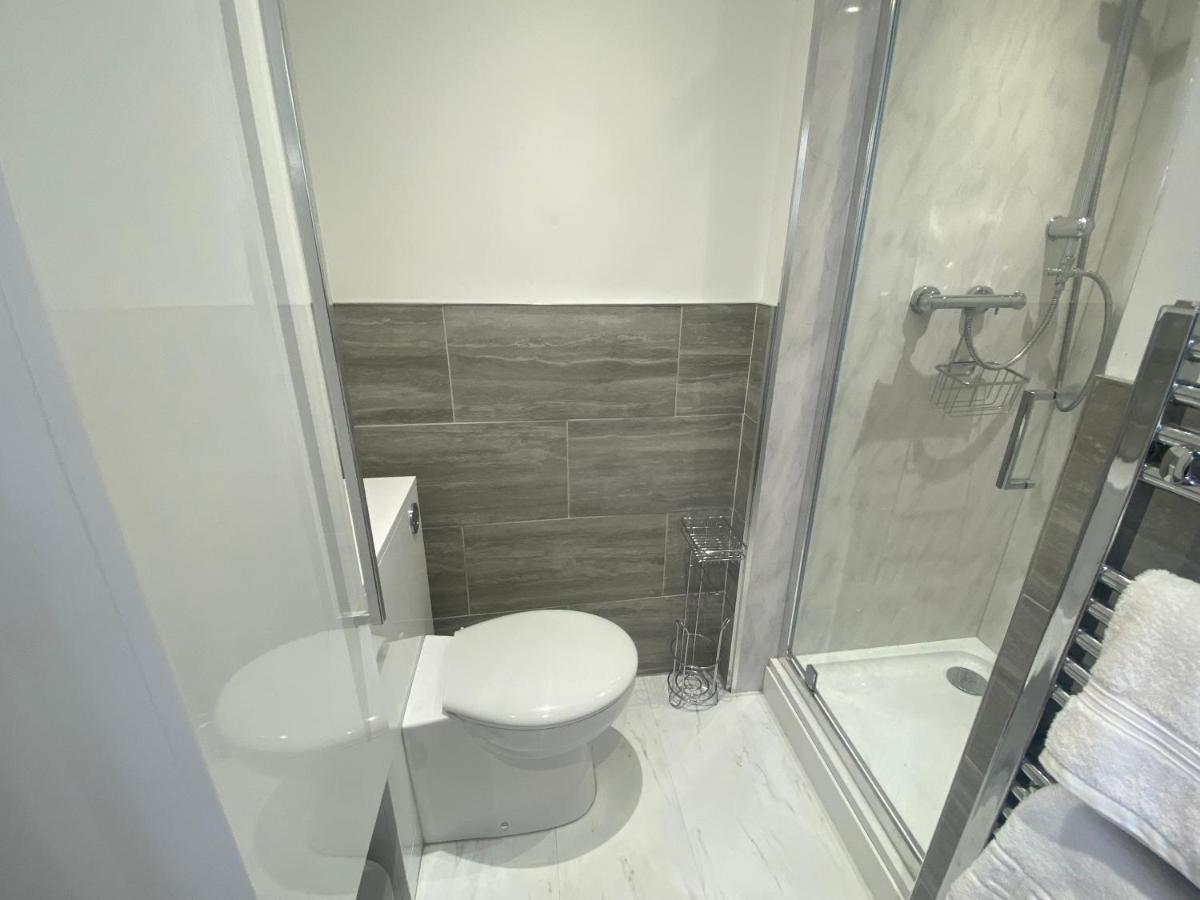 Hotel The Lily Pad Near Poole Dorset Self Contained Private Entrance And Free Parking à Corfe Mullen Extérieur photo