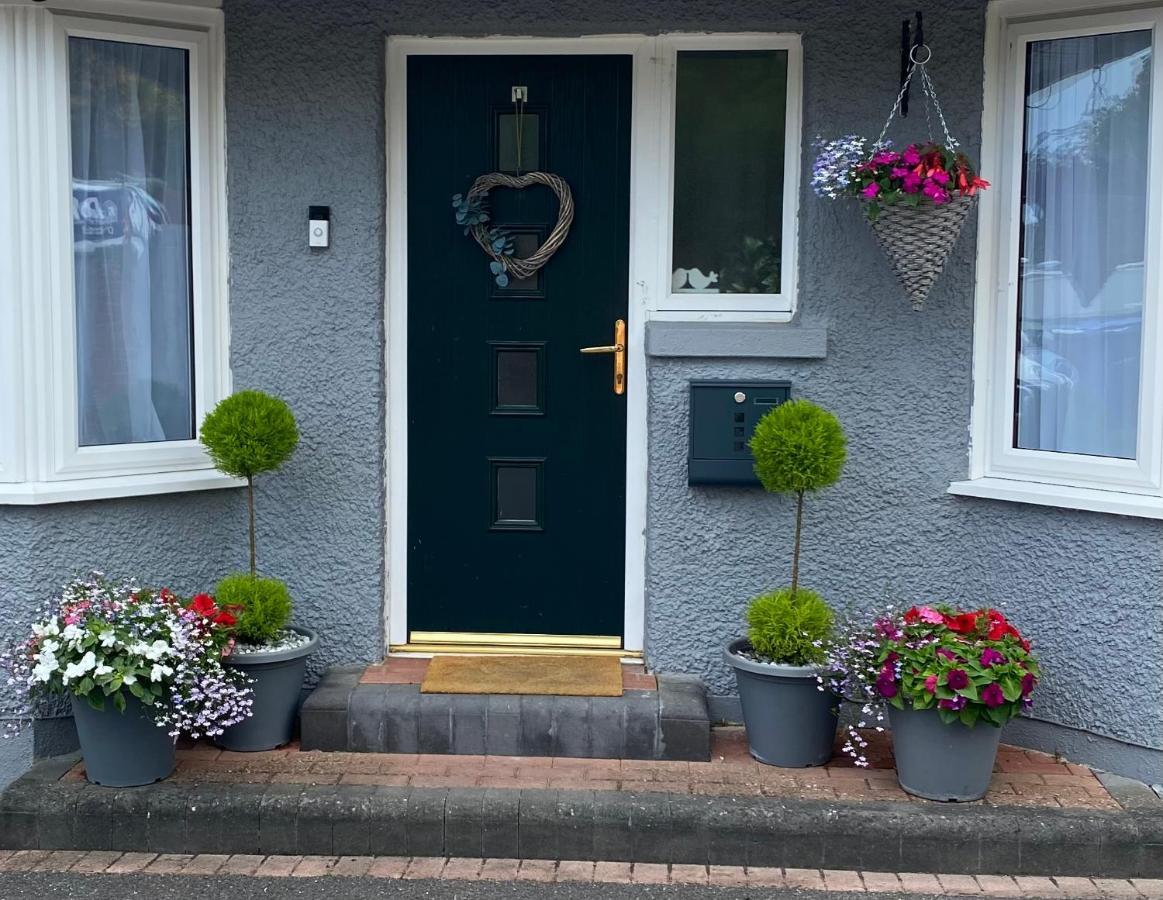 Hotel The Lily Pad Near Poole Dorset Self Contained Private Entrance And Free Parking à Corfe Mullen Extérieur photo