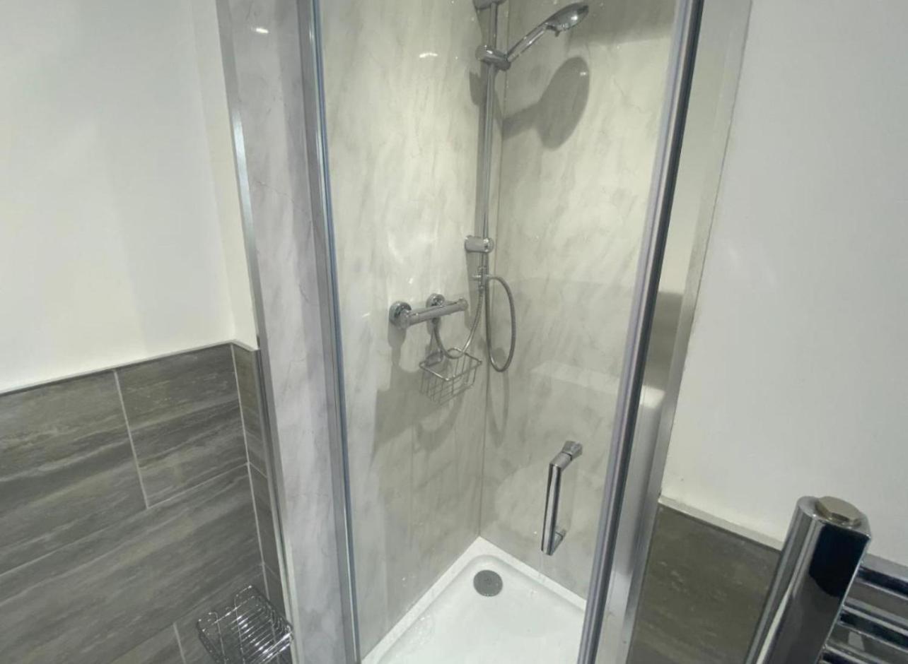 Hotel The Lily Pad Near Poole Dorset Self Contained Private Entrance And Free Parking à Corfe Mullen Extérieur photo